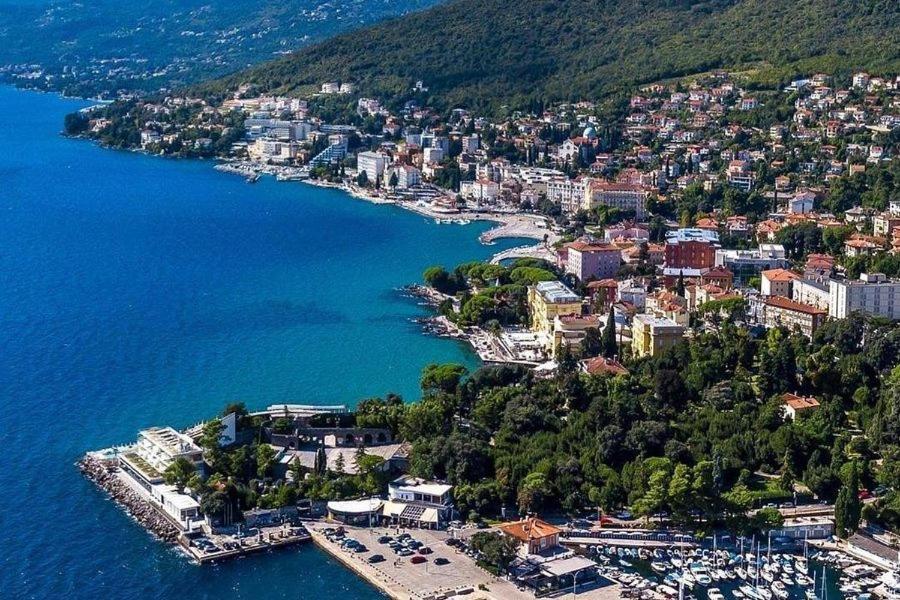 Adriatic, Chiara With Sea View And Heated Swimming Pool, Free Private Parking, Apartment *