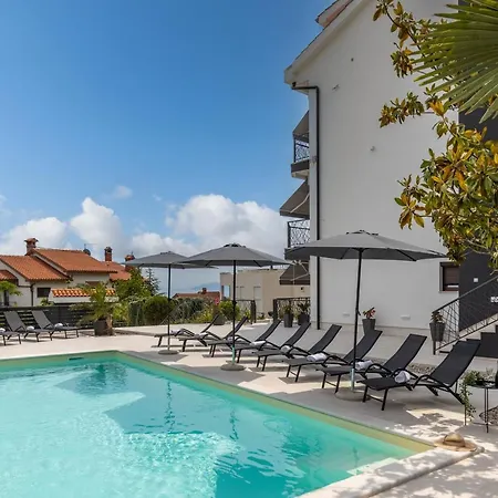 Villa Adriatic, Apartment Chiara With Sea View And Heated Swimming Pool, Free Private Parking, Icici Exterior photo