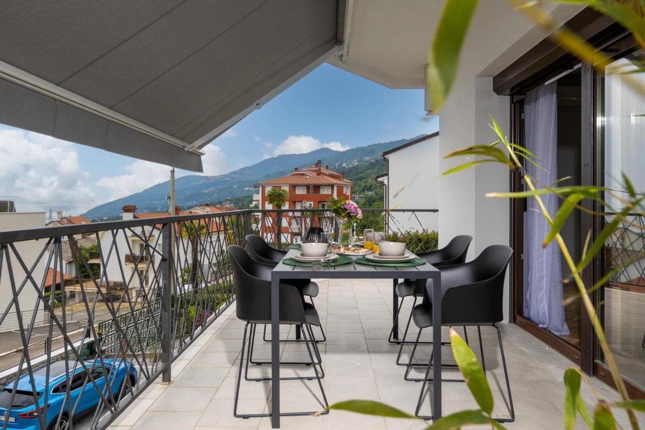 Adriatic, Chiara With Sea View And Heated Swimming Pool, Free Private Parking, Apartment