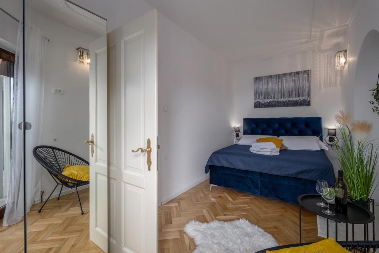 Apartment Adriatic, Chiara With Sea View And Heated Swimming Pool, Free Private Parking, Icici
