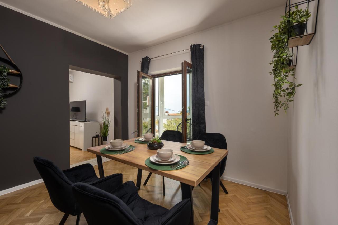 Adriatic, Chiara With Sea View And Heated Swimming Pool, Free Private Parking,