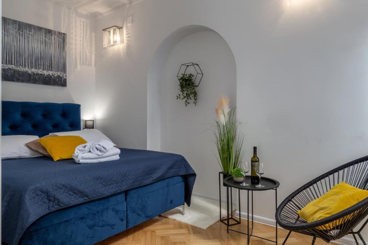 Adriatic, Chiara With Sea View And Heated Swimming Pool, Free Private Parking, Apartment